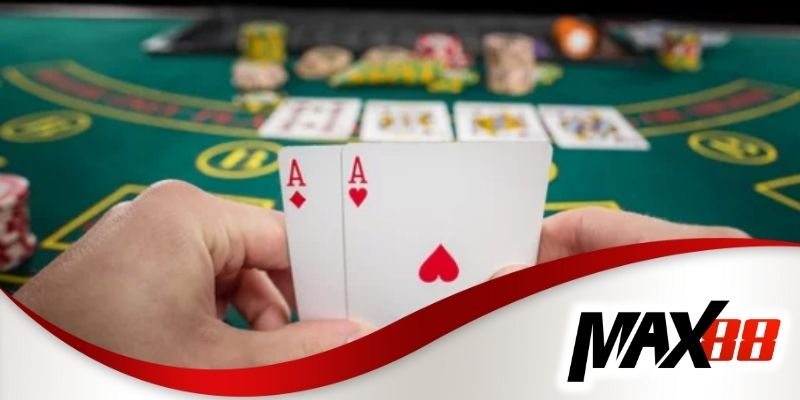 Chơi “semi-bluff” để tạo cơ hội thắng ngay cả khi bị theo cược